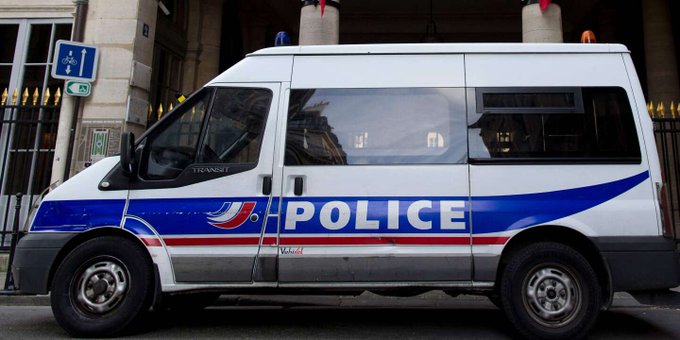 📰 +++ #Francia, #assalto al convoglio della penitenziaria: tre #poliziotti uccisi, detenuto in fuga Uomini armati avrebbero attaccato il furgone al casello #Eure in Normandia Il prigioniero, #Mohamed 'La Mouche', ha fatto perdere le sue tracce