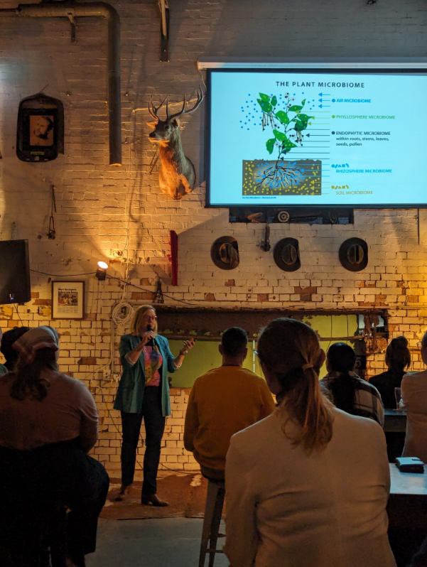 Enjoyed every minute today @pintofscienceAU talking about “Green and Unseen” (plants and microbes) to a whopping full house 🤯🥳 Thanks @brooke_raphael_ and others for organising the Toowoomba event.