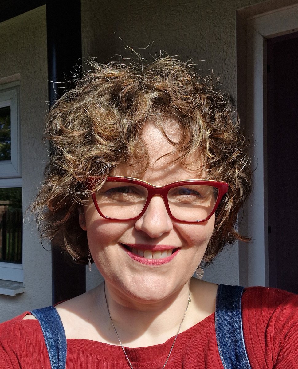 We’re back on Zoom on Tuesday 28th May with special guests Jennie E. Owen and Em Gray. Head to forms.gle/xLPVDvwcfFqonF…… to sign up/request a reader slot.