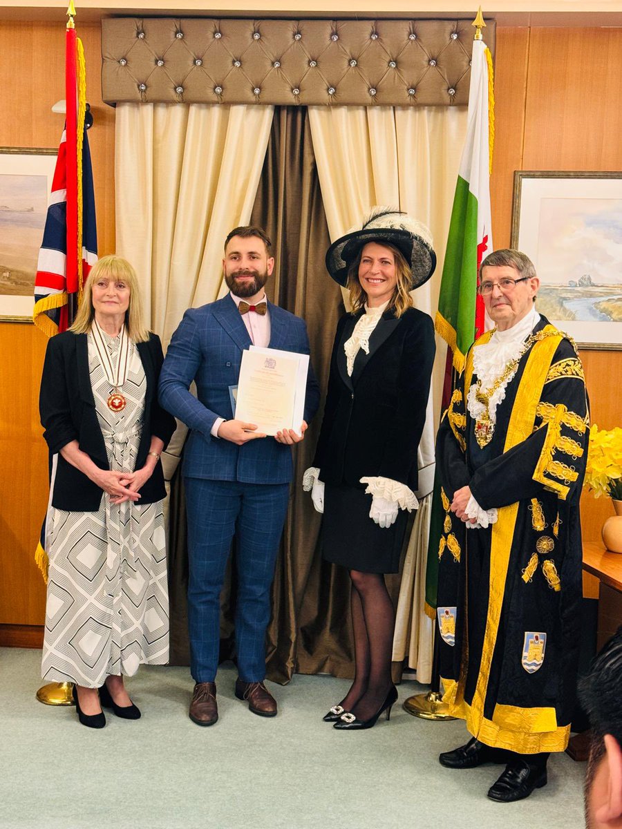 Honoured and delighted to attend @SwanseaCouncil citizenship ceremonies today. Welcoming 16 new British Citizens.  In attendance with Deputy Lord Lieutenant and @lordmayorswan and Registrar Liz Jarvis 
Many congratulations to you all 👏👏👏👏
@highsheriffs @WestGlamorganLL