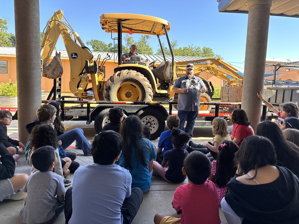 Jen Holsinger-Raybourn tweet media