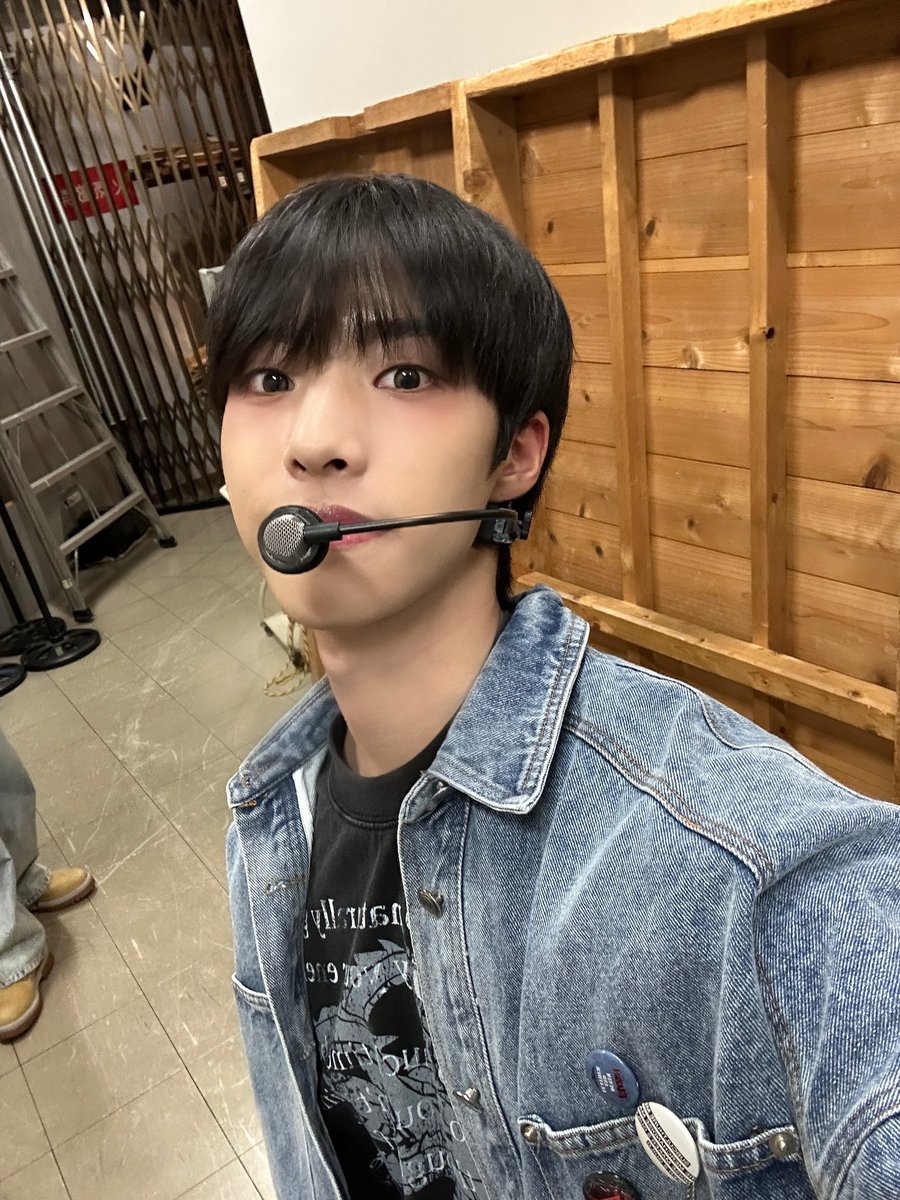 YOUNITE_twt's tweet photo. 오늘도 행복했어용🥰

#현승 #HYUNSEUNG https://t.co/69gUtDIS05