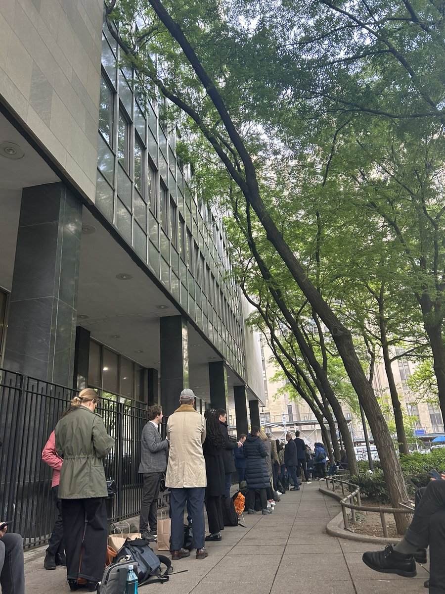 Good morning from 100 Centre St for Day 17 of in Trump’s NY criminal trial. If you appreciate a good line, this one is a thing of beauty. I’m here w/ @AnnaBower for @lawfare to report on the much-anticipated cross of Michael Cohen, expected today 🧵⚖️