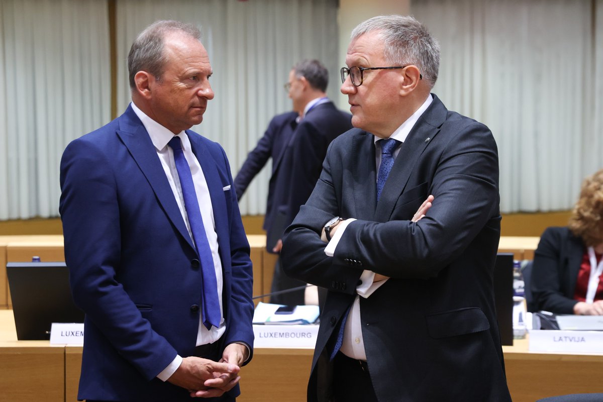 The #ECOFIN Council exchanged views on the economic recovery in Europe 🇪🇺, the proposal to make the relief of excess withholding taxes faster and safer (FASTER) & the package on value added tax (VAT) in the digital age. 📸 EU Council @RothGilles @gouv_lu @RPUE_LU