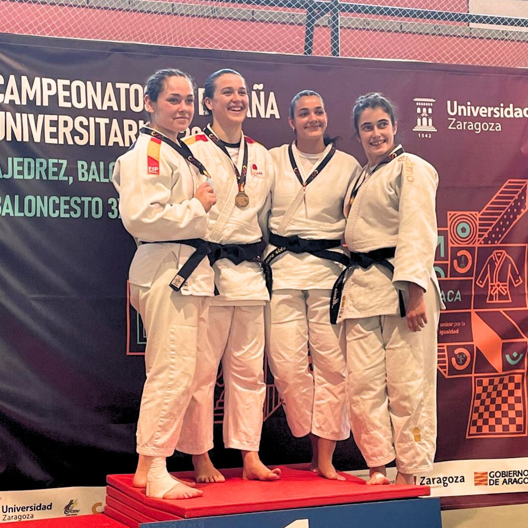 mUVersUvigo's tweet photo. 🌟 Pleno de #medallas para a @uvigo no #CEU #Judo disputado os días 10 e 11 en Jaca.
🥇 June Moreno, ouro en -78Kg
🥉 Daniela Agudo bronce en -70Kg
🥉 Andrea Ínsua bronce en -57kg
Moitos parabéns!! 👏
#muversuvigo #judo #CEUjudo #campioas https://t.co/kZgbGQtPKr