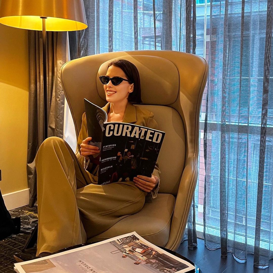 The best place to catch up on our in-house magazine ‘Curated’. 📖✨ 

Right, Victoria Ungureanu?