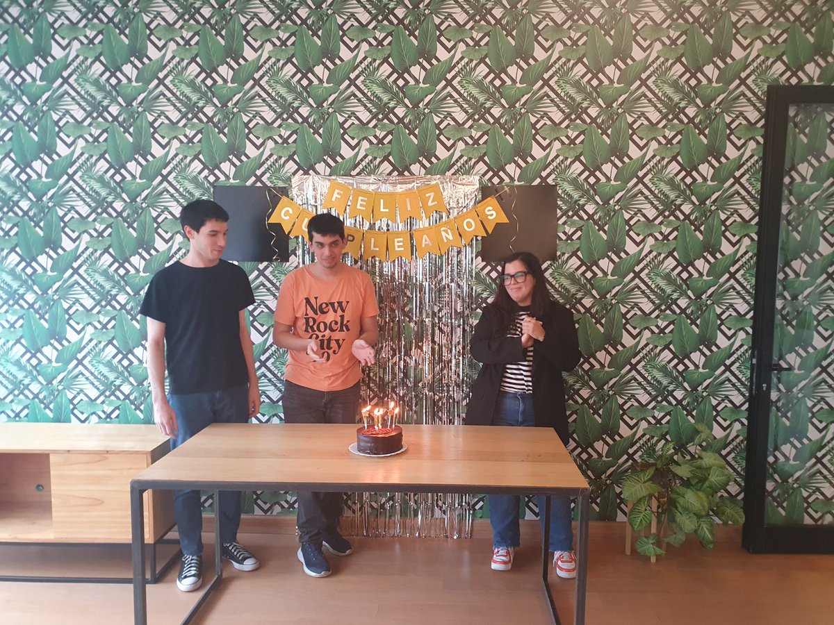 Birthdays just got sweeter at Qualitest Buenos Aires! 🎂 
Last week, we celebrated all April birthdays with cake, laughter, and loads of fun in our office. 🥳
Check out the highlights from our bash. 
#LifeAtQualitest #Qualitesters #BeMoreAtQualitest