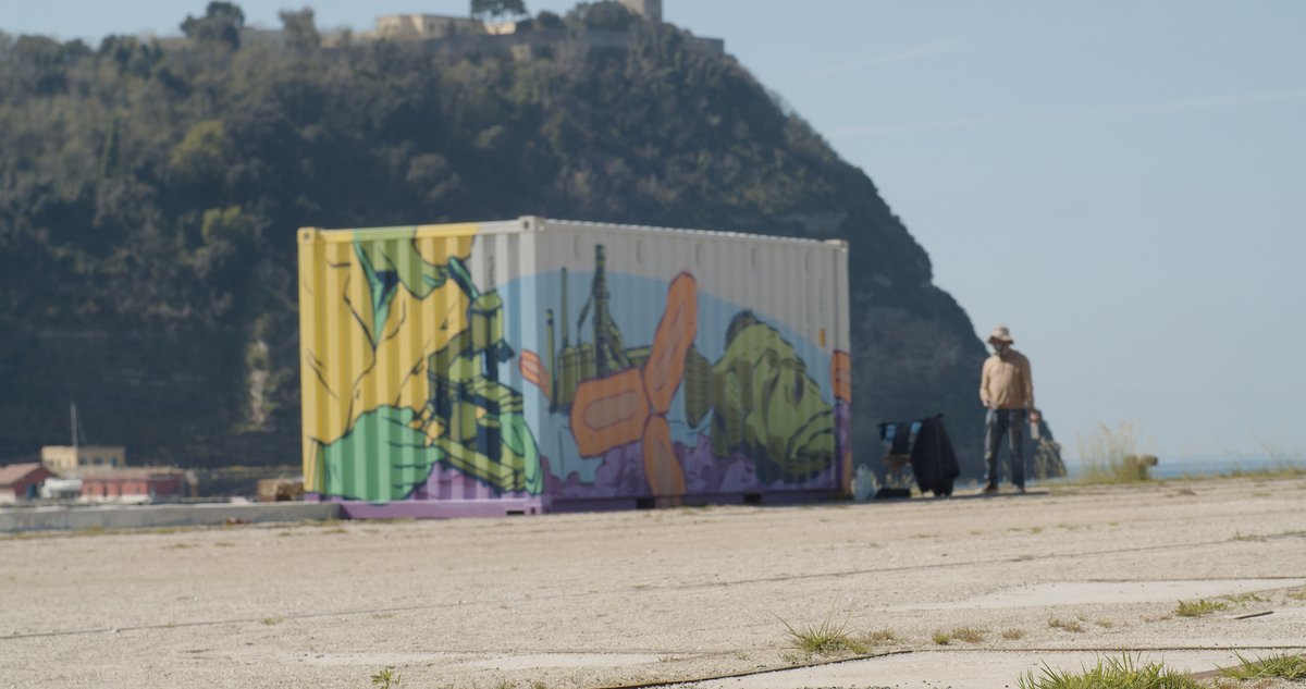 The #artwork on our container is completed! 

Together with the citizens of #Bagnoli and the artist Zeus we co-develepod an artistic representation of the project activities and impact that has been realised on the container used for the #decontamintation operations ⚡️🦠
