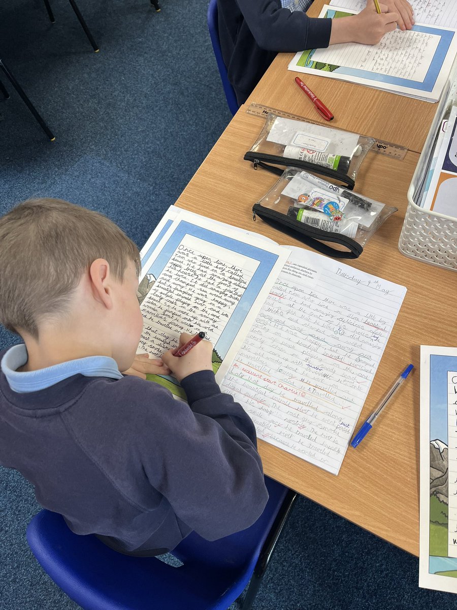 Miss Lowe tweet media