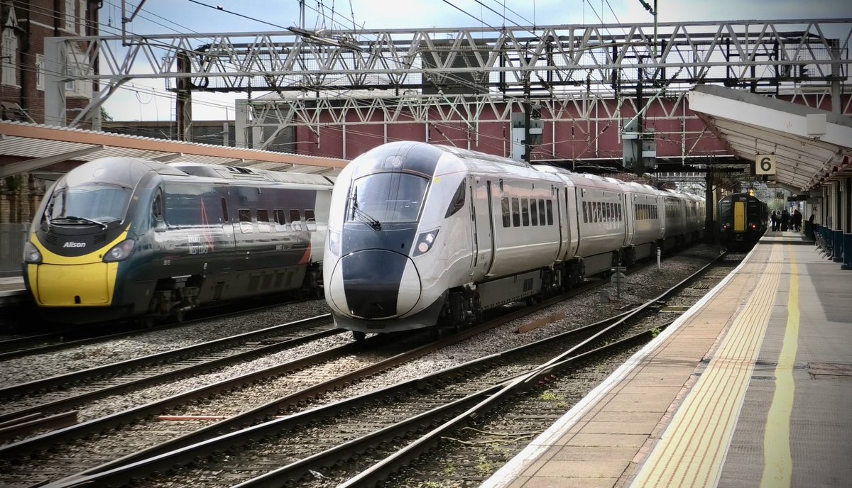 alexdippie's tweet image. Couple of shots from yesterdays filming (Monday) 13/05/24 at Crewe station and Acton Bridge @AvantiWestCoast #Class807 #class390