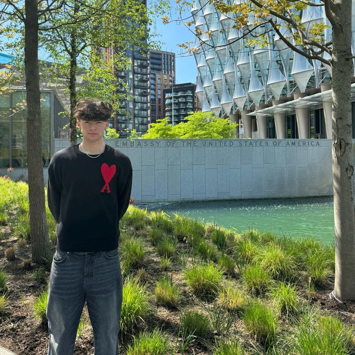 ✅🇺🇸⚽️

Future Pro USA client Luca Welsh pictured here outside the US Embassy in London after having his visa approved!✅ 

#futureprousa