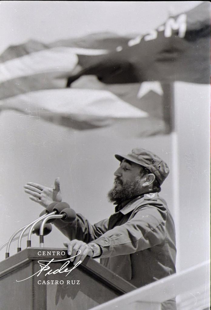 Fidel “La idea del calentamiento global como terrible espada de Damocles que pende sobre la vida de la especie, (...) aún hoy existe gran ignorancia y confusión sobre estos temas (...)”. #FidelPorSiempre