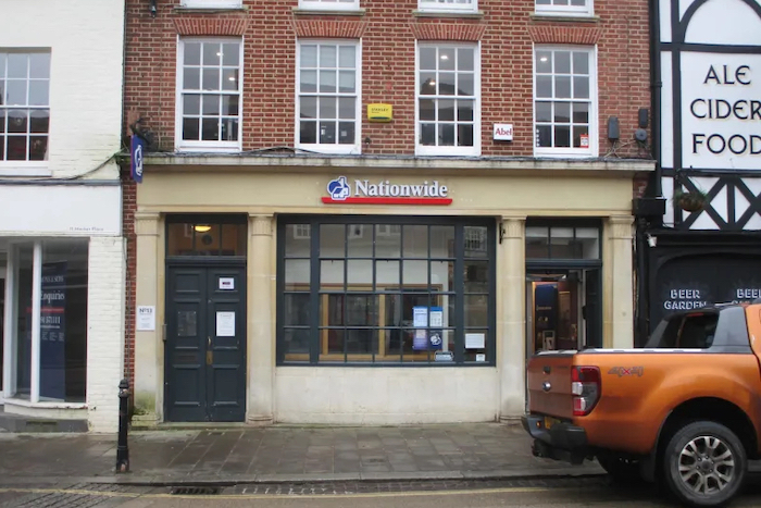 Planning Committee Recommends Refusal of Nationwide Cash Point - henleyherald.com/2024/05/14/pla… #Henley