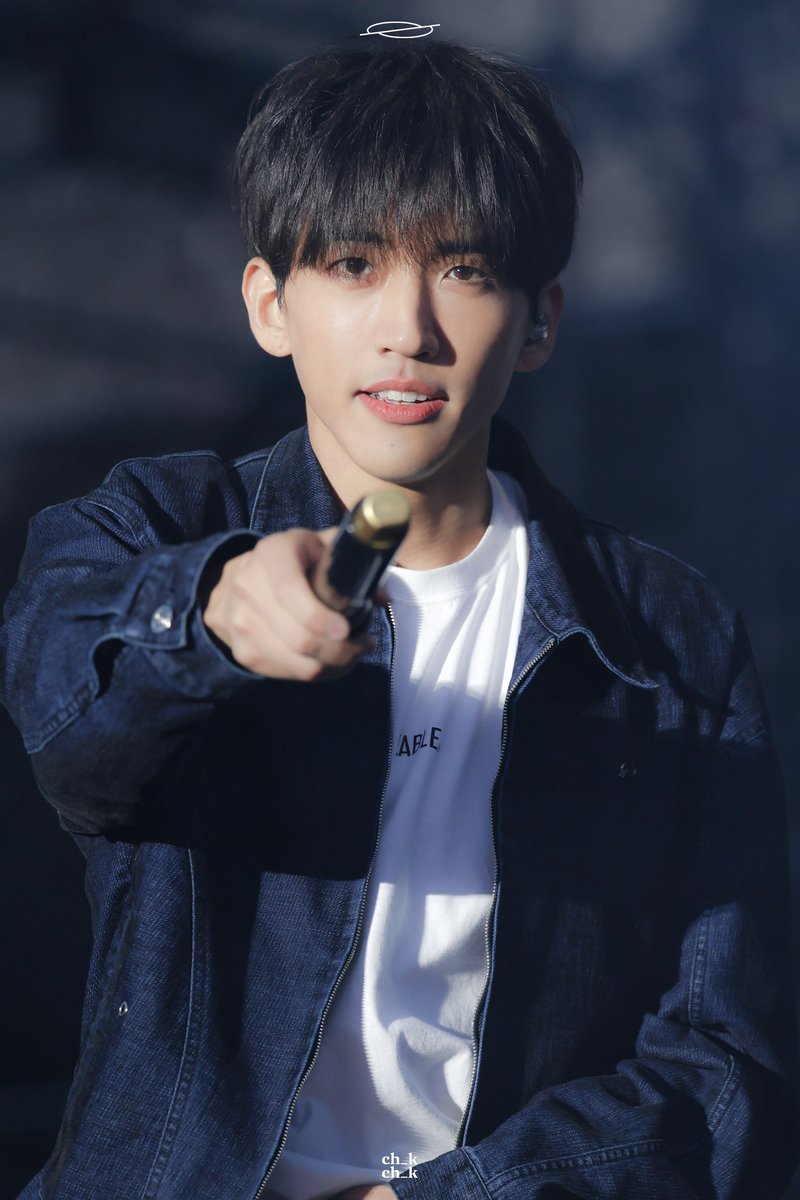 240512 뷰민라 #이승윤

떼창 수집중이십니다🐶