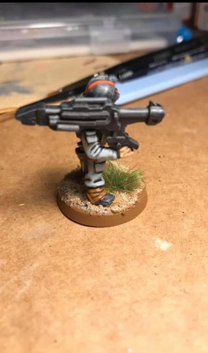 Another old figure. Good old imperial guard/army with a las cannon. I had a huge army of these figures back in my teens! #oldhammer #WarhammerCommunity #40k