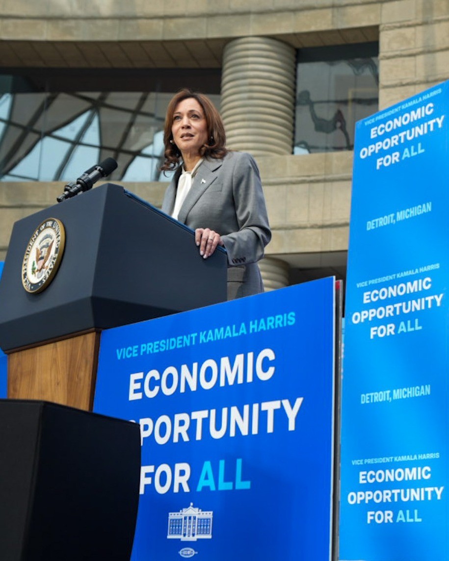 VP Kamala Harris Roundup - 'People shouldn't be able to just get by but to get ahead.' From @LindaLeePeacock 
dailykos.com/stories/2024/5…