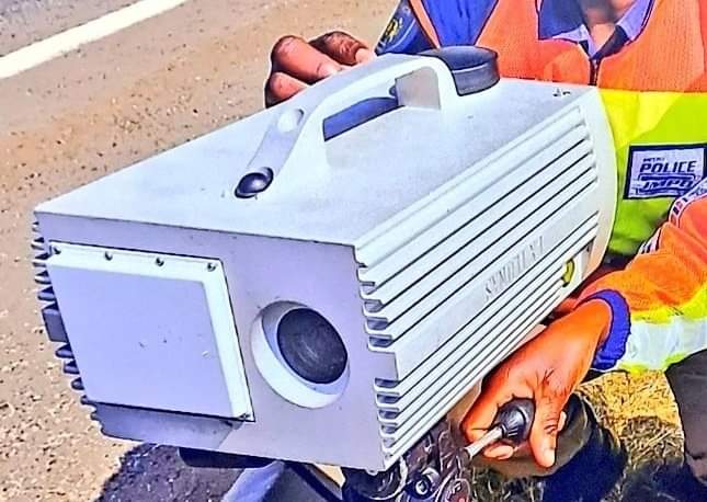 5x motorists arrested for driving over the speed limit by JMPD High-Speed Unit at Woodmead & Waterfall rd, Midrand. The highest was a motorist that was caught driving a white Mercedes Benz at a speed of 149km/h in a 80km zone. Suspects detained in Midrand and SAPS.