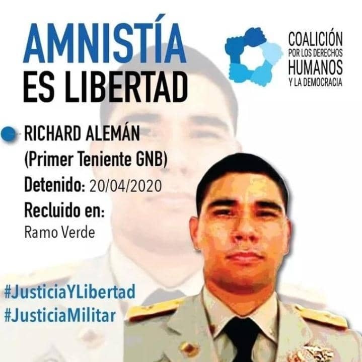 Hoy pedimos se abran las puertas de la libertad para los presos políticos, que cese el odio, venganza y olvido a los que han sido expuestos. El Ptte. Richard Alemán, anhela su libertad, abrazar a sus hijas y volver a casa. #AmnistiaEsLibertad #JusticiaMilitar #DDHH #Venezuela