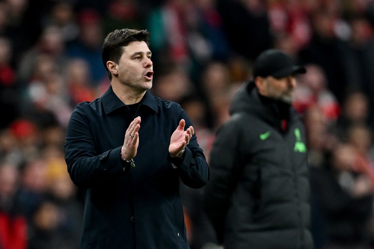 Mauricio Pochettino given a stat by @iamAlexHowell that since Boxing Day only three teams (Man City, Arsenal and Liverpool) have picked up more points than Chelsea (35) in the Premier League. His response... to simply applaud.👏