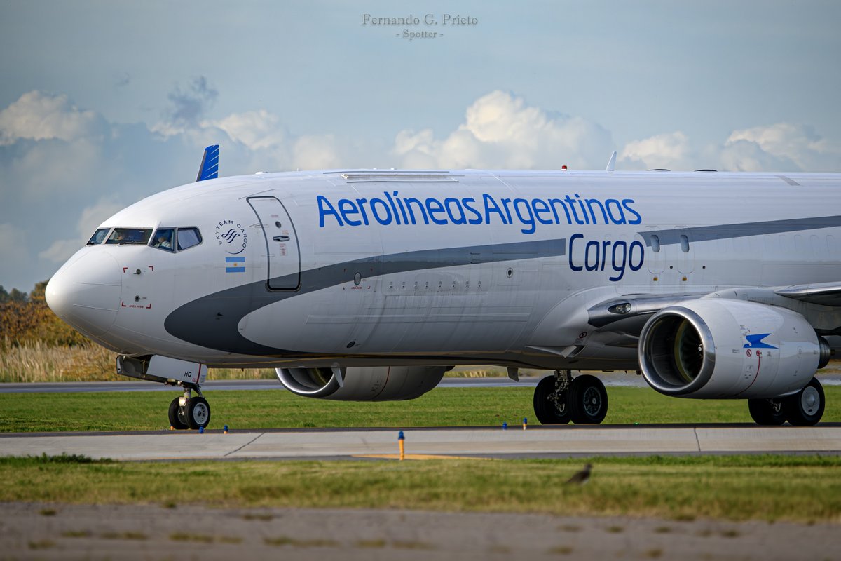 Aerolíneas Cargo se hizo presente en el Spotter Day con su Boeing 737-8F rodando a plataforma 😎✈️👌 📷🇦🇷 11/05/24 #SpotterDayEzeiza @AeropuertosAR @Aerolineas_AR