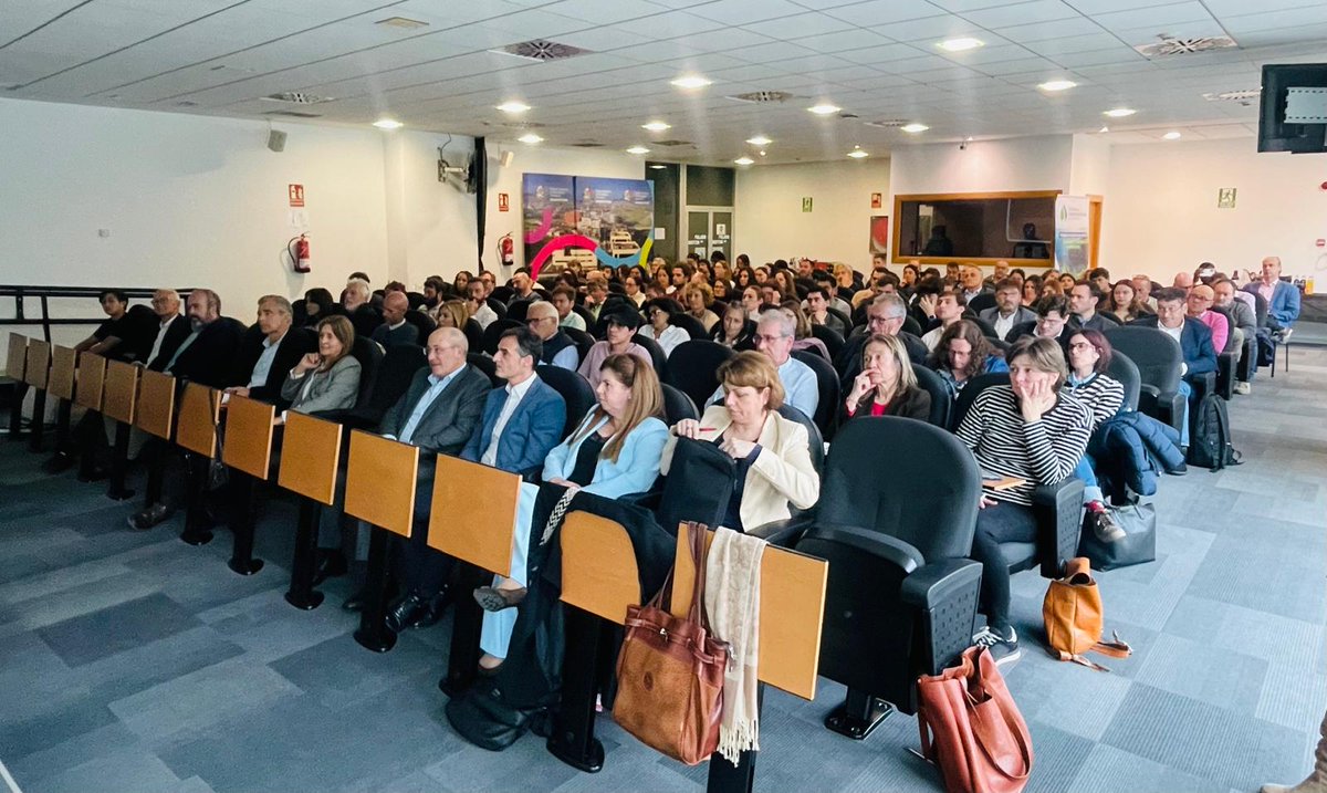 El equipo de la FEC ha participado hoy en la Jornada 'De la voluntariedad a la obligación: Actualidad normativa en la medición de la #huelladecarbono'. ¡Muchas gracias a todos los asistentes por venir! @Sodercan @uneatlantico @dmontanes #ClusterdeSostenibilidadCantabria