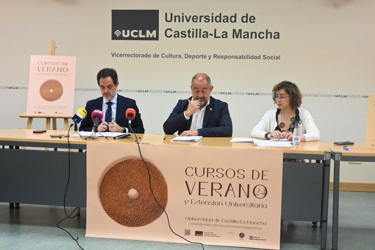 🔴 Esta mañana se han presentado los Cursos de Verano y Extensión Universitaria 2024. ☀️

🗓️ Son más de 30 cursos los que se llevarán a cabo hasta el próximo octubre en los distintos Campus de la
UCLM. 📚