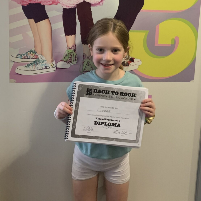 B2RLansdowneVA's tweet photo. 🎉🥳Congrats to Lianna for graduating to Kids n Keys Level 3! 🎸🎵

To play like Lianna, sign up at https://t.co/lsoOVlCoLQ

#bachtorock #musicschool #musiceducation https://t.co/CKLHYws0Kn