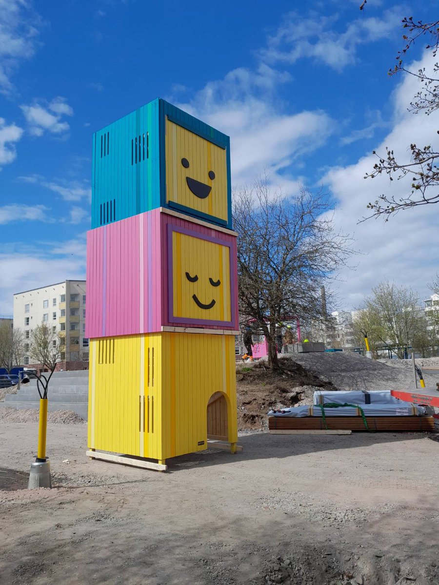 It's happening! The construction at the Ruoholahti playground is progressing and the new play equipment arrived just last week. 

sttinfo.fi/tiedote/702014…
