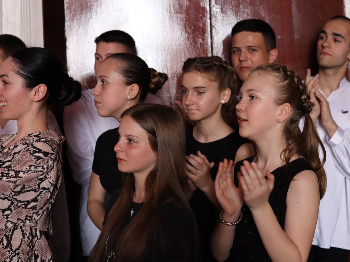Sofia is on stage for the first time after a 2-year break from dancing. She survived the occupation in Kherson & the loss of her home. Joining IOM's “Music Unites” project in Vinnytsia, funded by @yoshikifa, offered her a chance to recover and reignite her passion for dancing.