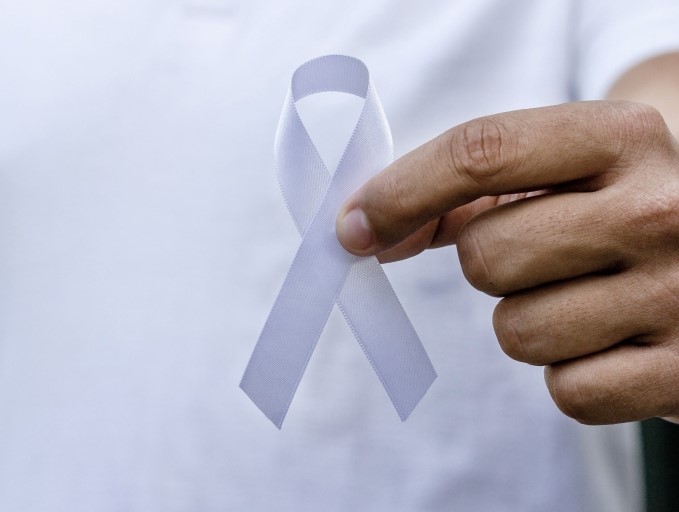 ♀️|@AstonUniversity gains White Ribbon accreditation for commitment to end violence against women & girls 🤝It worked with @WhiteRibbon_UK, the UK’s leading charity engaging men & boys in this effort 🏢The University is dedicated to being safe for all 👉tinyurl.com/4pfudd62