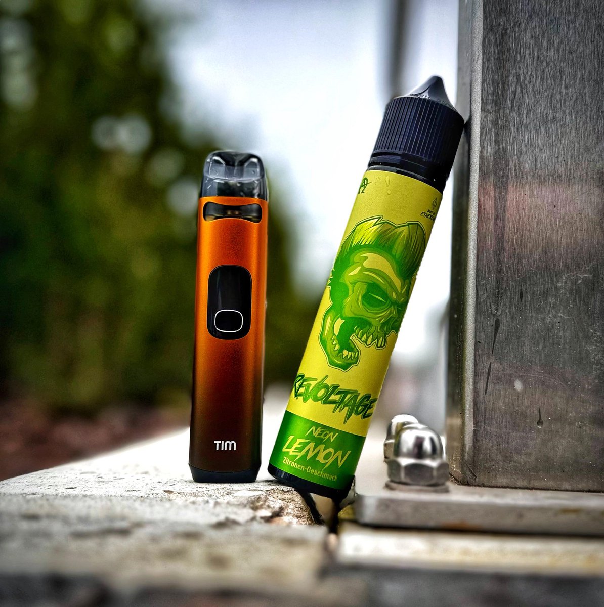 What is your favorite citrus liquid? [by zzydson]
  
 #vapeCommunity #vapefam