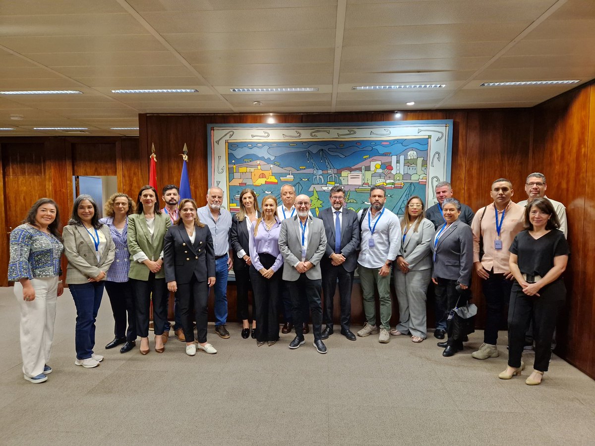 ⚓️ Hoy hemos recibido la visita de representantes de la #Misión de #Líderes Portuarios Latinoamericanos del Programa #PortLeaders, para mostrarles la organización del sistema portuario español de titularidad estatal y el Marco Estratégico. #PortsofSpain