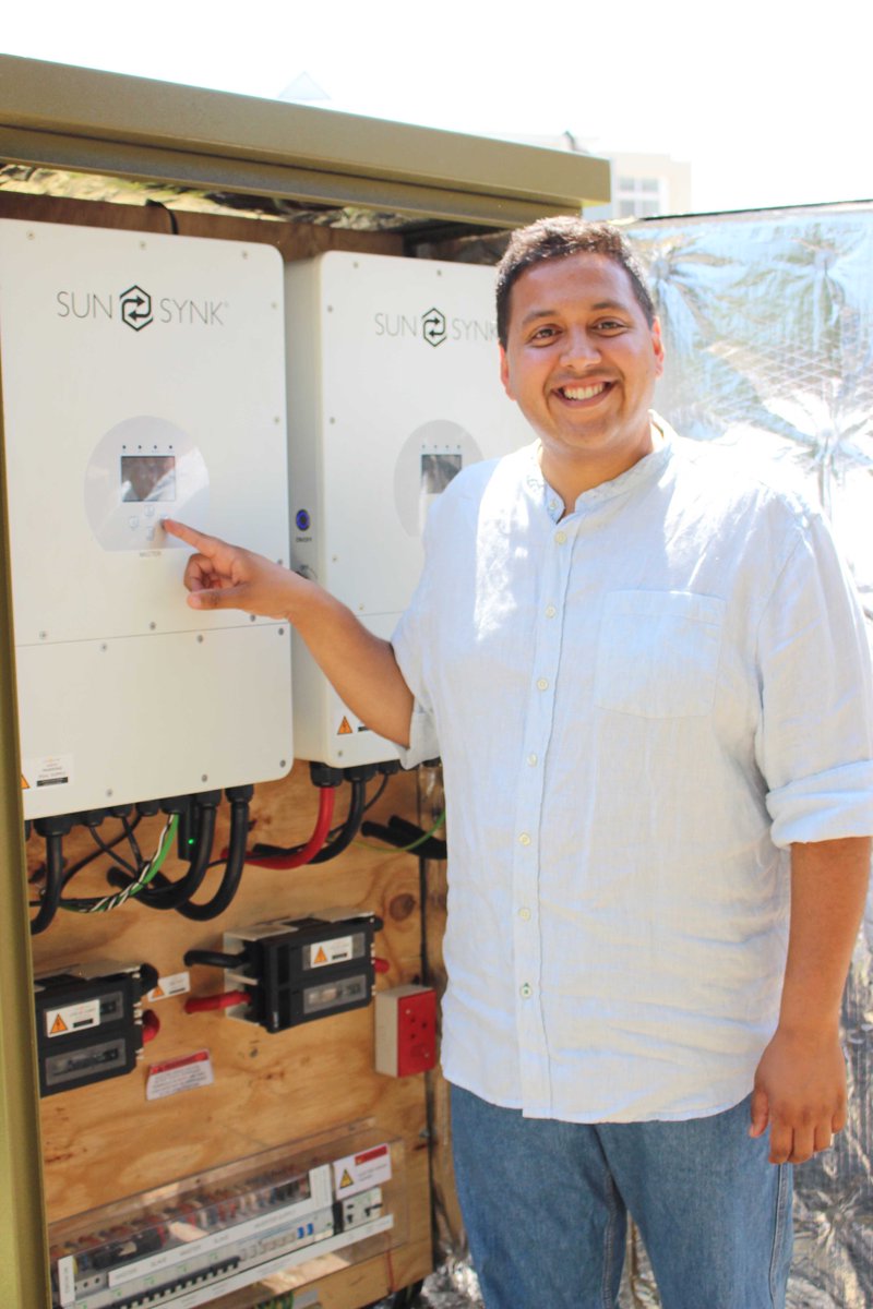 The City installs state-of-the-art inverters at 27 sewer pump stations to prevent sewer spills and ensure uninterrupted operations during power outages. This R10.9 million investment reduces environmental impact. Read more: bit.ly/3wo21iY #CTNews #WaterAndSanitation