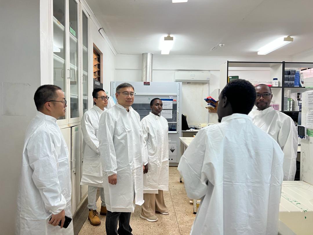 Last week I joined @IPHKCMUCO for discussions with our collaborators from @Tsinghua_Uni on future research projects aimed at better equipping primary health care facilities in providing comprehensive antenatal care for pregnant mothers.