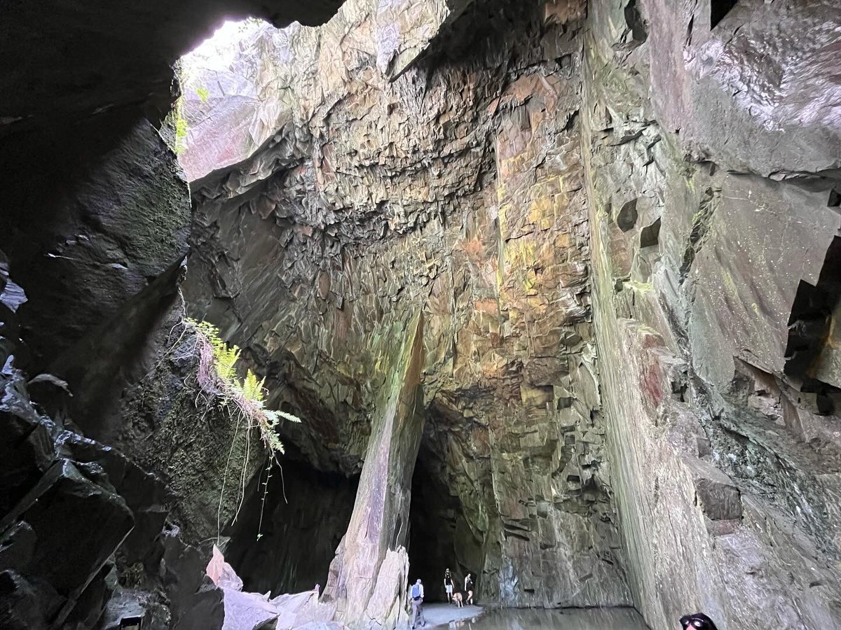 Weekend escape 11/05/24 near 8 miles, up Holme Fell then exploring Hodge Close Quarry (stunning and also bit eerie with the stillness of the water, for any fans you’ll spot it was used in The Witcher) then finally Cathedral Caves 🥾⛰️🌞 #lakedistrict #hiking