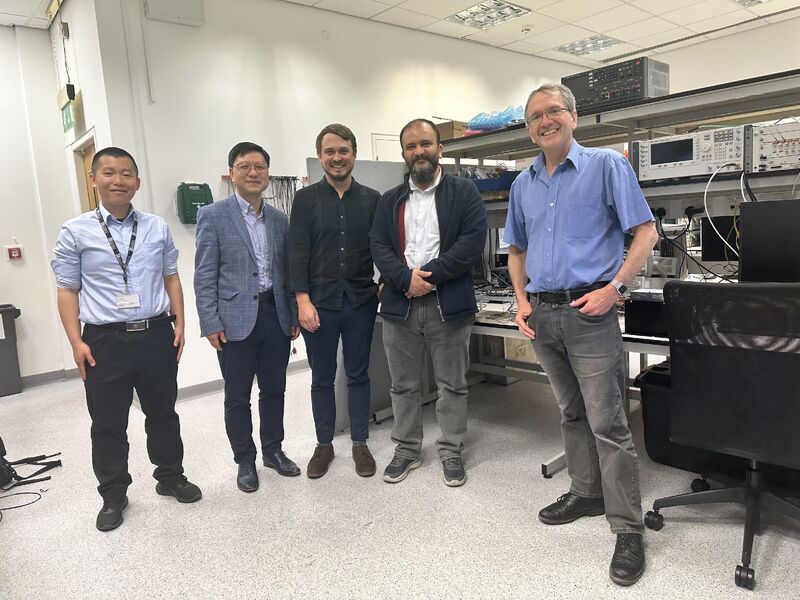 BristolCSN (@bristolcsn) on Twitter photo Congratulations to Alex Pitt for his PhD on Broadband and Highly Efficient Radio Frequency Power Amplifiers Targeting Base Station Applications for 5G and Beyond and a big thank you to PhD examiners Anding Zhu and Souheil Bensmida. <a href="/bristol_smart/">Smart Internet Lab</a> @BristolUniEng Congratulations to Alex Pitt for his PhD on Broadband and Highly Efficient Radio Frequency Power Amplifiers Targeting Base Station Applications for 5G and Beyond and a big thank you to PhD examiners Anding Zhu and Souheil Bensmida. <a href="/bristol_smart/">Smart Internet Lab</a> @BristolUniEng