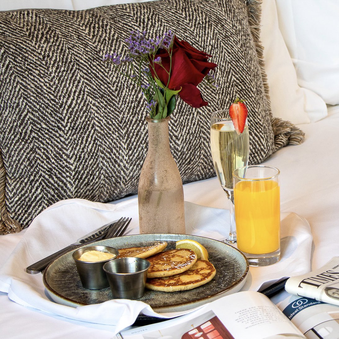 🗞️| Breakfast in Bed

Enjoy a delightful spread of delicious dishes right to your room door.  Relish in a cozy morning with a range of our delectable dishes without having to leave your room 🍴 

#TheKingsley #DownByTheRiver #CorkCity #PureCork