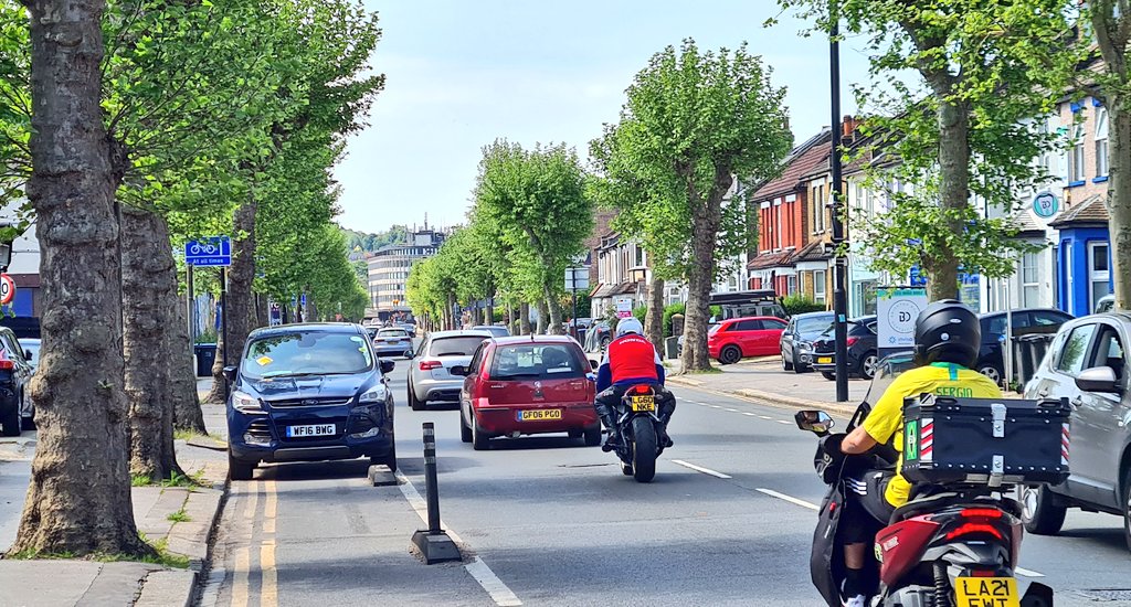 Bankrupt Croydon council plans to use public money to dismantle a flagship, flawed TfL-funded cycle scheme (and put parking bays in the most dangerous part). Read all about it on @InsideCroydon insidecroydon.com/2024/05/14/pro…