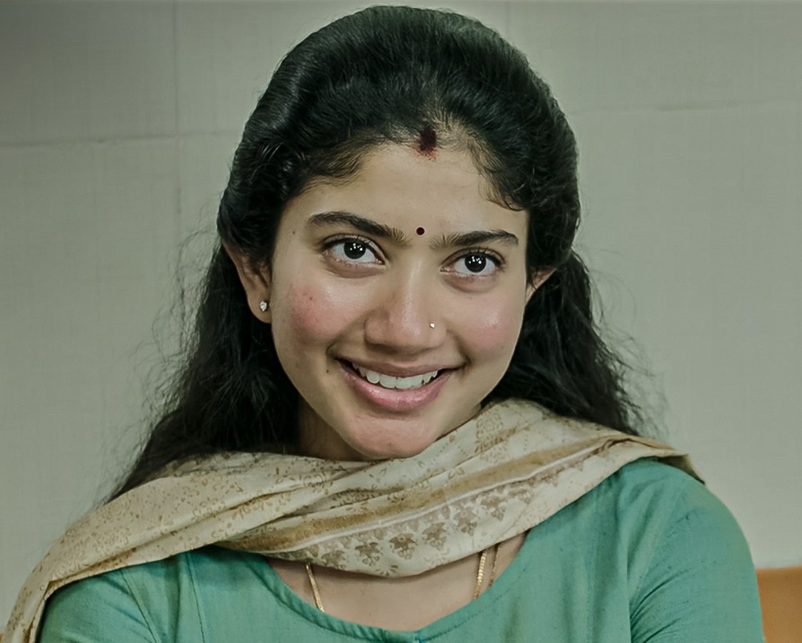 Still I couldn't able to agree, how come #saipallavi agreed to act in NGK..
 Especially for this role!