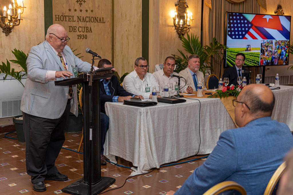 Agradecemos a Coalición Agrícola, a empresarios y funcionarios de diversas entidades, participación en la 5ta Conferencia Agrícola #Cuba-EEUU. Nos recuerdan importancia avanzar y superar absurdo y crueldad de las prohibiciones del bloqueo recrudecido q castigan a ambos pueblos.