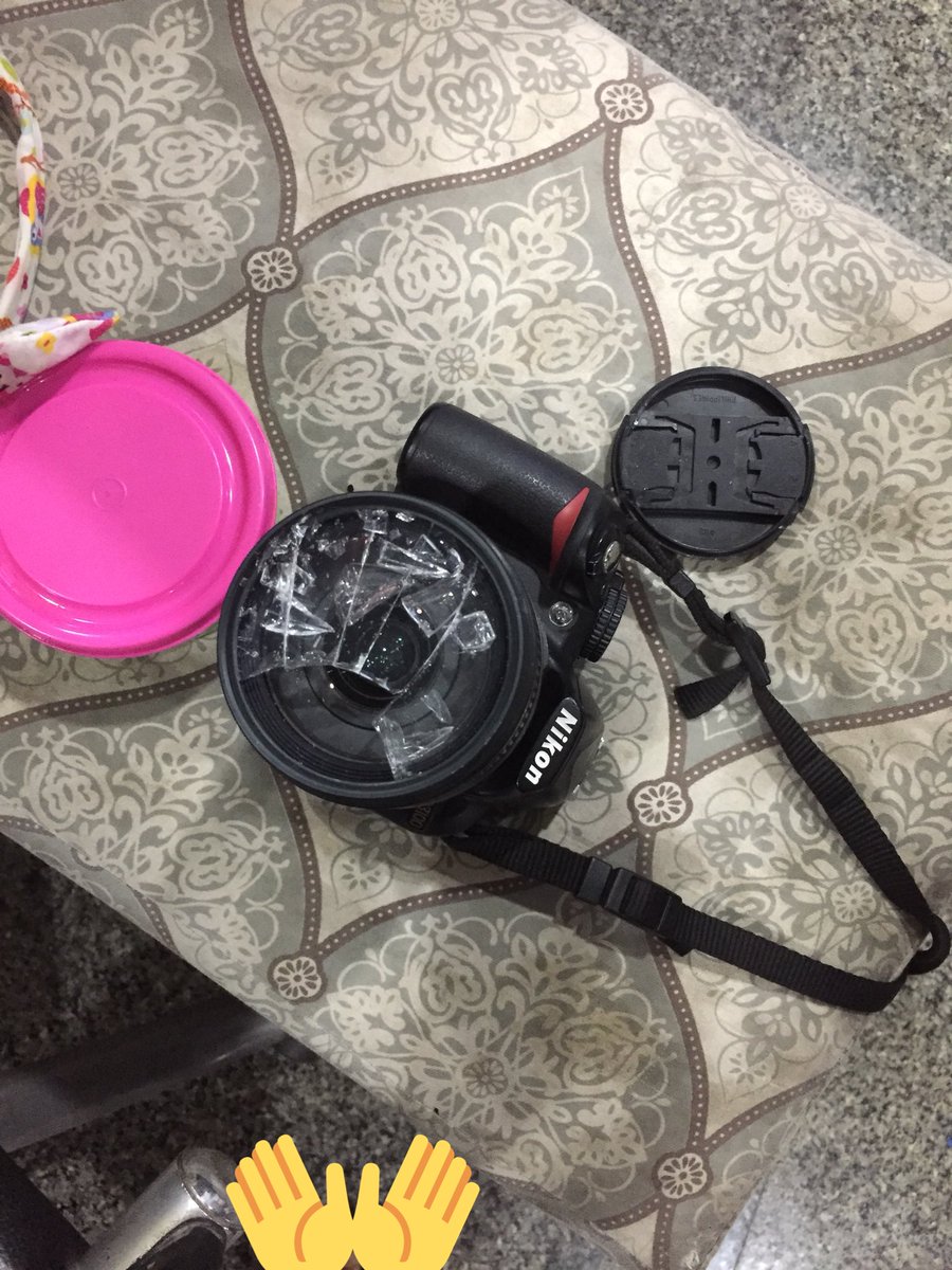 fixdboy's tweet image. กล้องที่ซื้อด้วยน้ำพักน้ำแรง มูลค่าทางจิตใจมันเยอะแต่พ่อคงไม่เข้าใจหรอก จะกี่ปีแม่งก็เหมือนเดิม