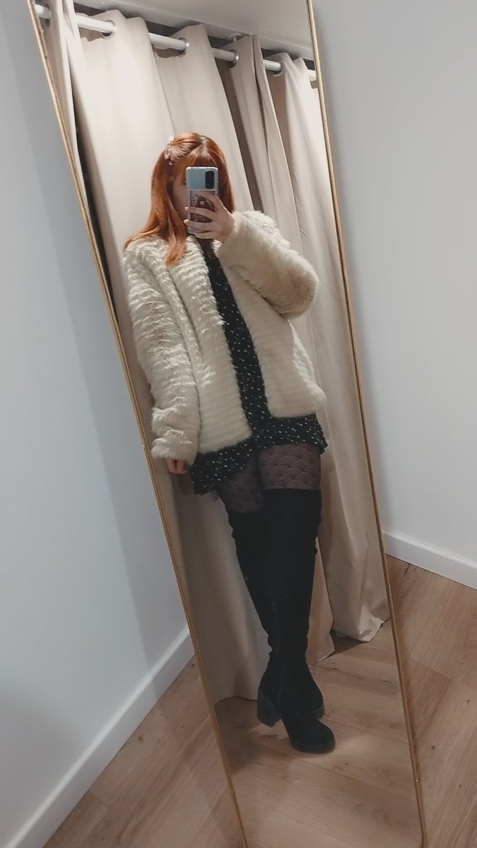 Morganne_Delice's tweet photo. Un moneyslave disponible pour une jolie rousse ? #moneyslaves #moneyslave #slave #soumis #PayPal #paypigs #fetichiste https://t.co/2FRXf6g98s
