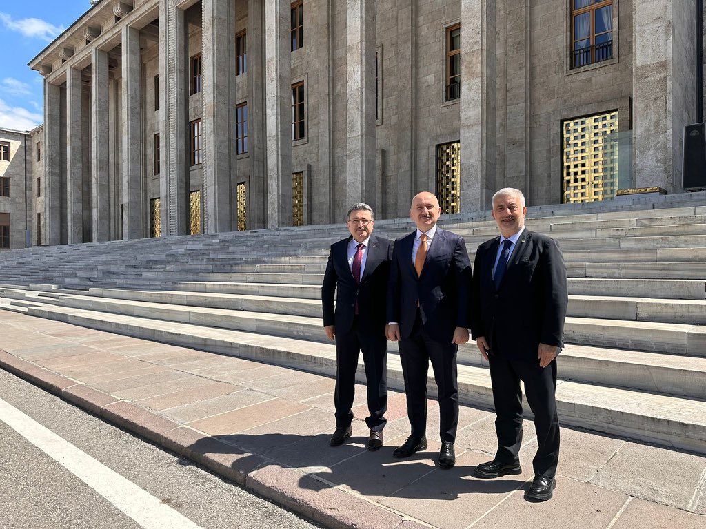 Bakanımız Sn. Adil Karaismailoğlu, Trabzon Milletvekilimiz Sn. @vehbikoctr, Trabzon Büyükşehir Belediye Başkanımız Sn. @ahmetmgenc, AK Parti Trabzon Kadın Kolları Başkanımız Sn. @ayfercihan ve AK Parti Trabzon İl Gençlik Kolları Başkanımız Sn. @cavusmahmut61 ile birlikte Türkiye