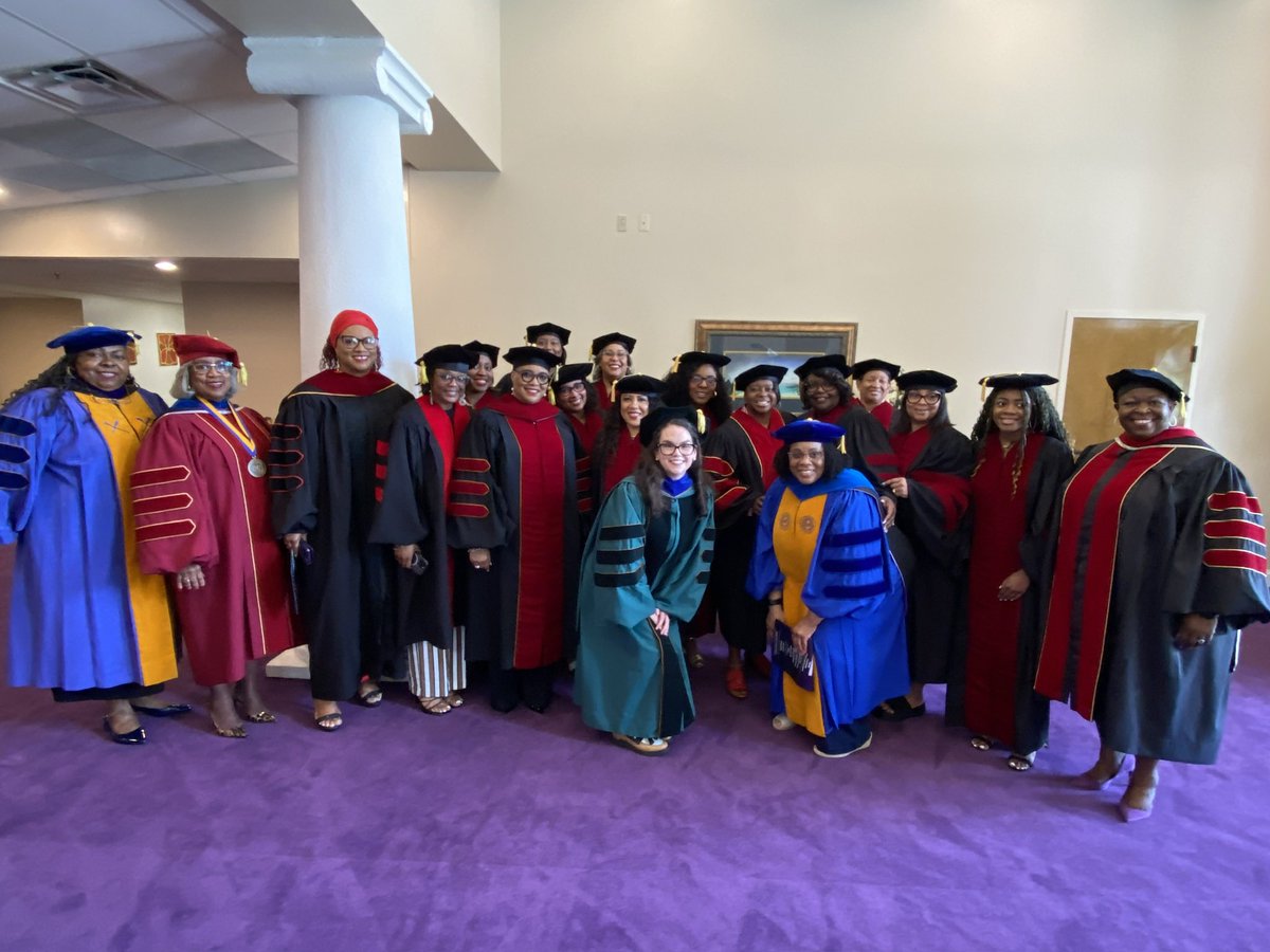 drgmstewart's tweet photo. Another One for the Ages-#HoodingCeremony #WomanistPreachingCohort #PreachRegardless @MemphisSeminary @christmbc https://t.co/RJQgwSHetG