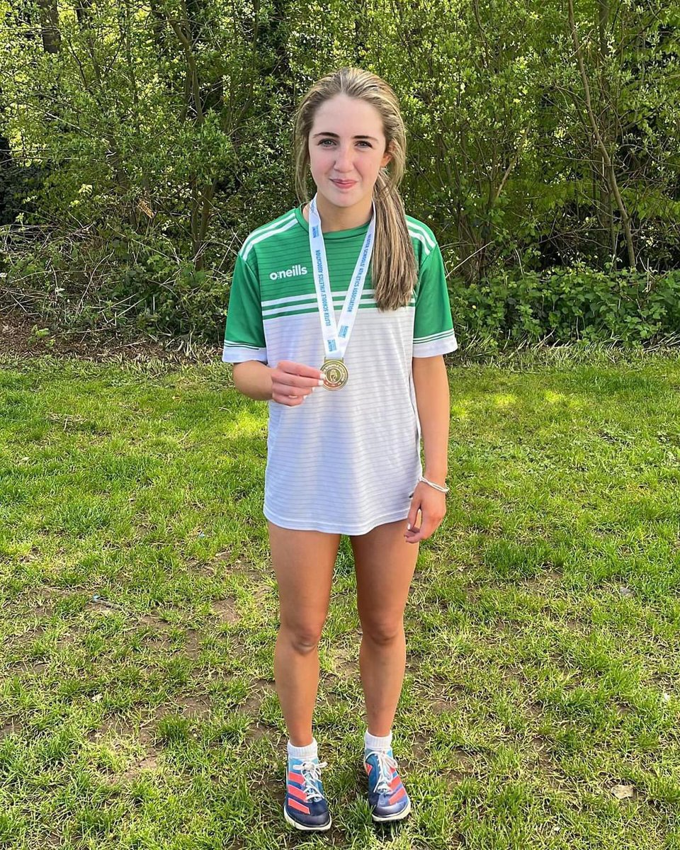 We would like wish Connaire Og McVeigh and Maisie McVeigh all the best for the Ulster Schools Track &amp; Field Championships. Maisie will be competing tomorrow in the Hurdles having secured Silver at Down Schools.
Connaire Og will be competing in 800m on Saturday!💚🤍