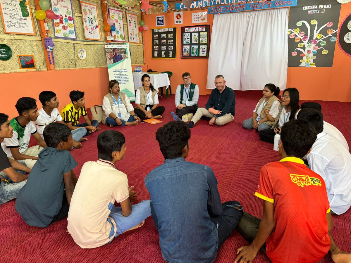 PioSmith_UN's tweet photo. 7 years. That's how long 1 million #Rohingya have been living in these overcrowded refugee camps in #CoxsBazar. 

Ever since, @UNFPA has been on the ground providing women & girls the supplies, services, and information they need to uphold their sexual & reproductive health & rights, despite the challenges. This includes actively engaging with adolescent boys to create a safe space for all.

@UNFPA calls on all our partners to help support the Rohingya to live in dignity.