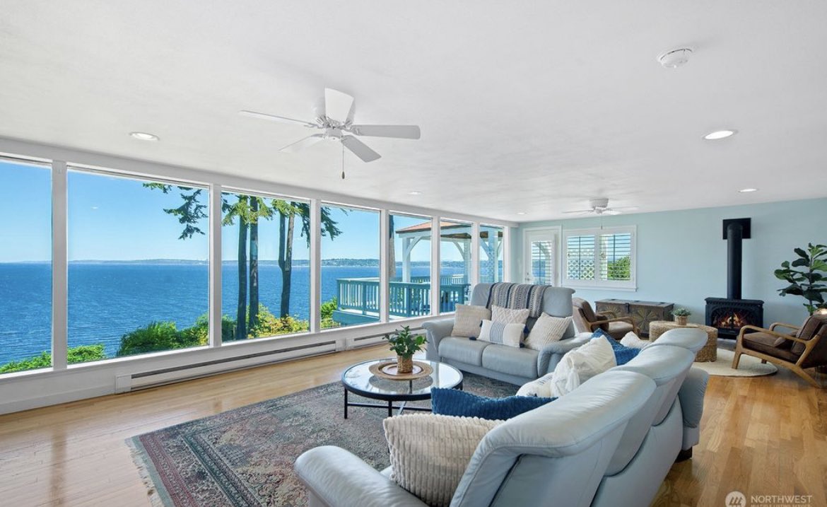 rohindhar's tweet photo. Home with spectacular waterfront views for sale in Vashon, Washington

Located about an hour from Seattle, this home is on nearly an acre of land

On the market 3 days

Listed at $1.495MM https://t.co/q8gMit4iXD