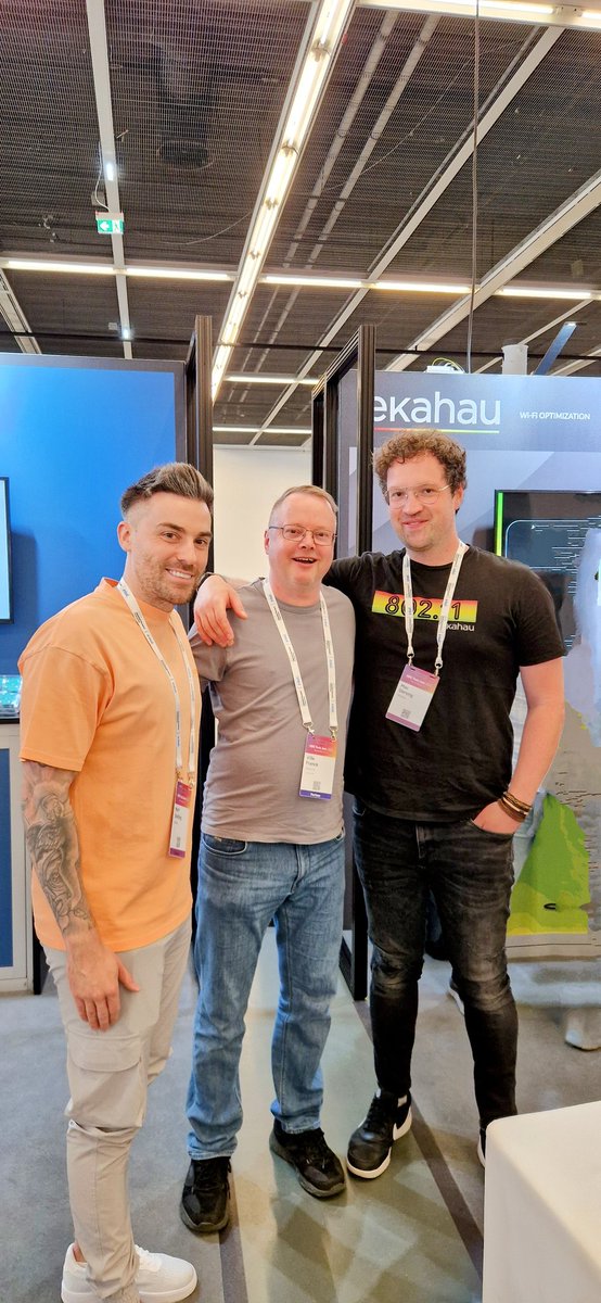 #HPETechJam always pleasure to talk with wifi superstars <a href="/MacDeryng/">Mac Deryng</a>  <a href="/MattStarling/">Matt Starling</a>