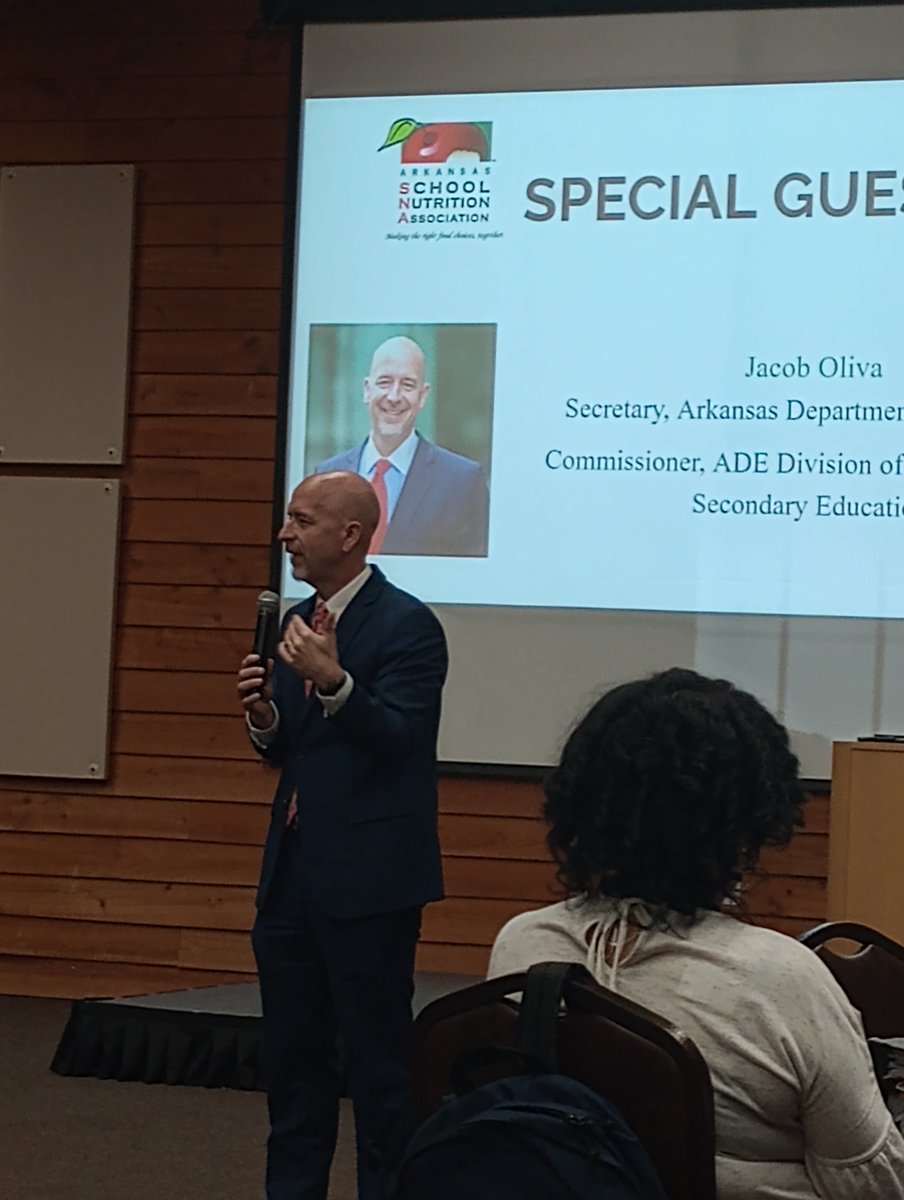 The Arkansas School Nutrition Leadership Training brought district child nutrition professionals to Ferndale on Friday, May 10, where Secretary Oliva delivered the welcome, discussed the state of education in Arkansas, and took questions from the audience.