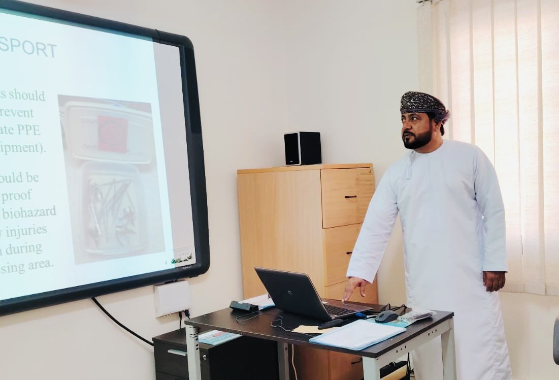 #صحية_شمال_الباطنة 
<a href="/OmaniMOH/">وزارة الصحة - سلطنة عُمان</a> 
#صحة_رائدة_مستدامة_للجميع 

استمرار الورشة التدريبة لخدمات التعقيم  التي تنظمها دائرة مراقبة ومكافحة الأمراض ممثلة بقسم الوقاية ومكافحة العدوى والتي تهدف رفع الوعي لدى العاملين الصحيين بخدمات تعقيم الادوات الجراحية